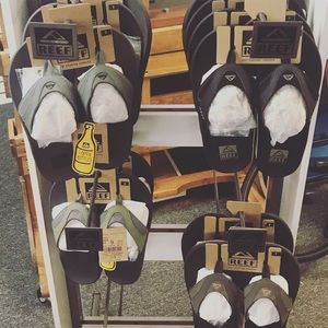 Reef sandals with bottles opener. men and women.